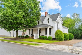 306 N Thornton Ave, Dalton, GA for sale Interior Photo- Image 2 of 46