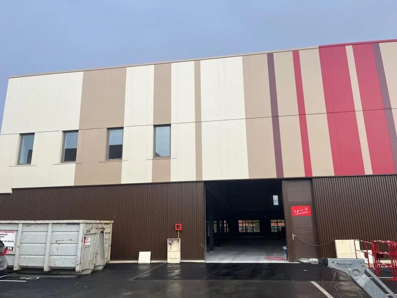 17 Avenue Des Louvresses, Gennevilliers for lease - Building Photo - Image 3 of 17