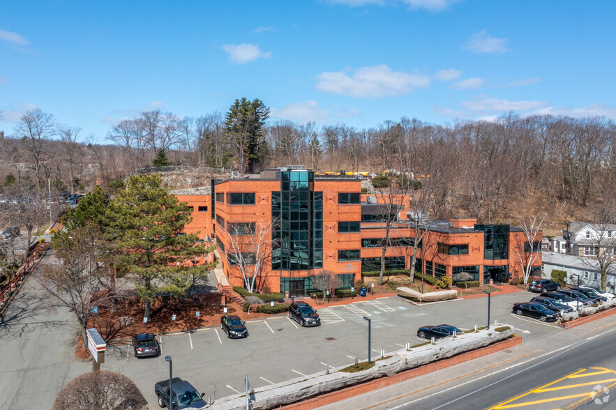 1711-1715 Broadway, Saugus, MA for lease - Building Photo - Image 3 of 17