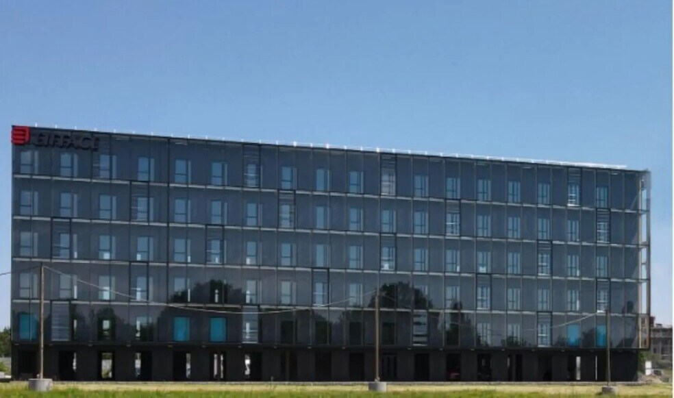 Office in Rennes for lease - Building Photo - Image 2 of 15