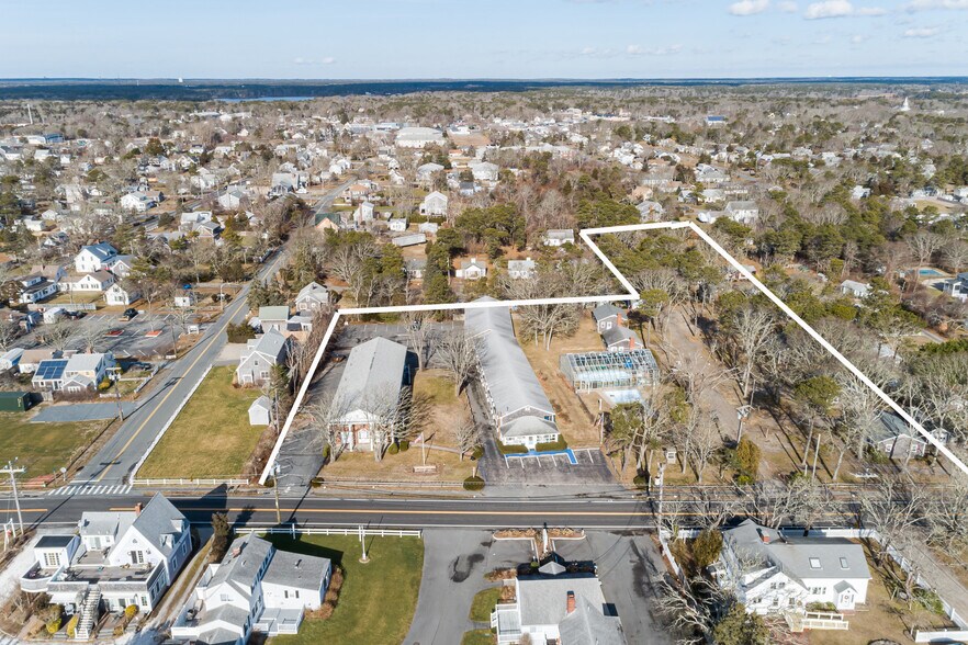 426 Lower County Rd, Dennisport, MA 02639