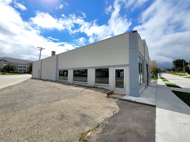 101 Haskell St, Beaver Dam, WI for sale - Building Photo - Image 2 of 10