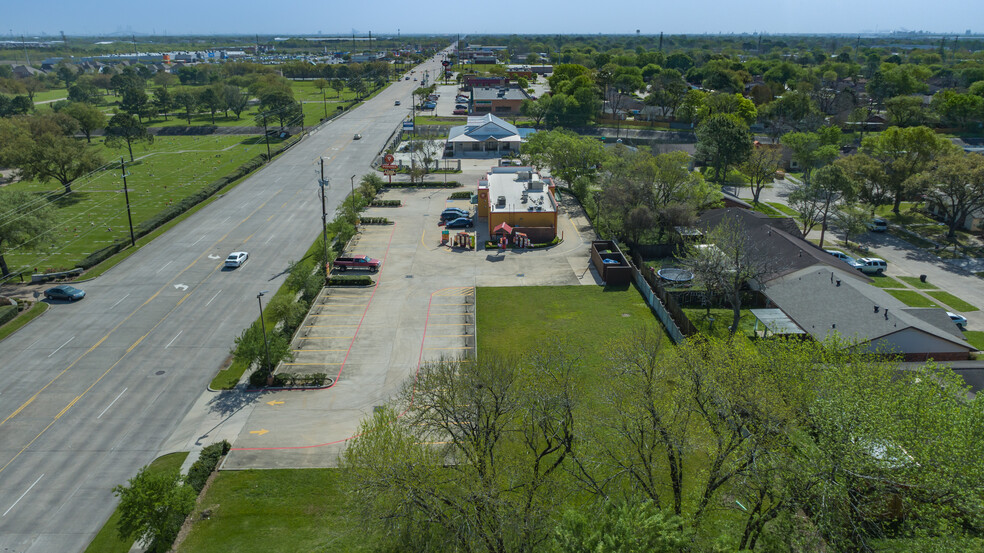 8502 Spencer, La Porte, TX for sale - Building Photo - Image 3 of 12