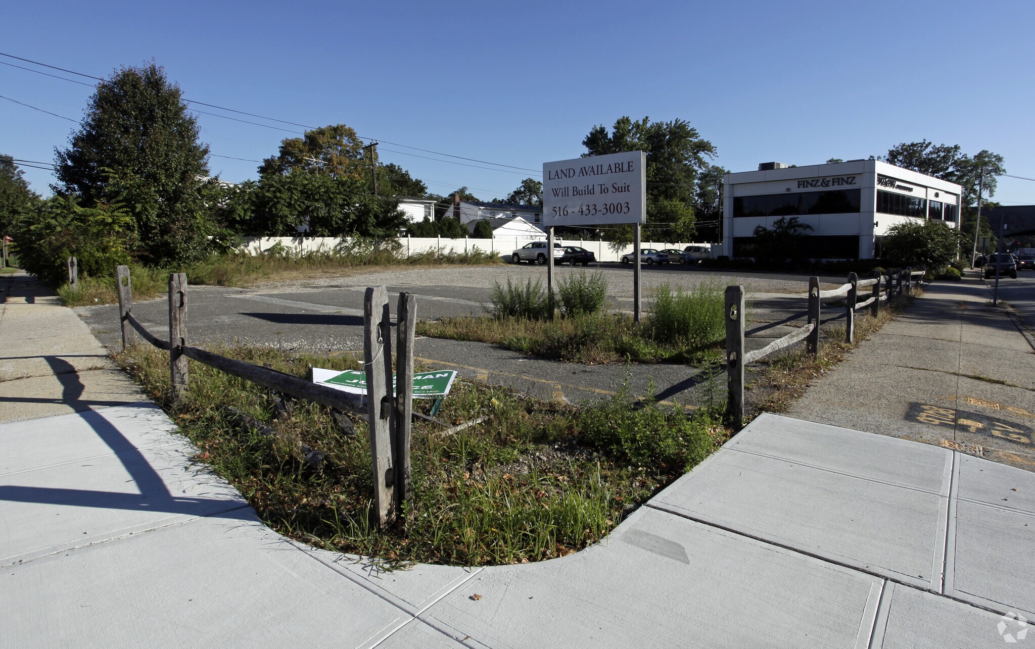 400 E Jericho Tpke, Mineola, NY for sale Primary Photo- Image 1 of 1