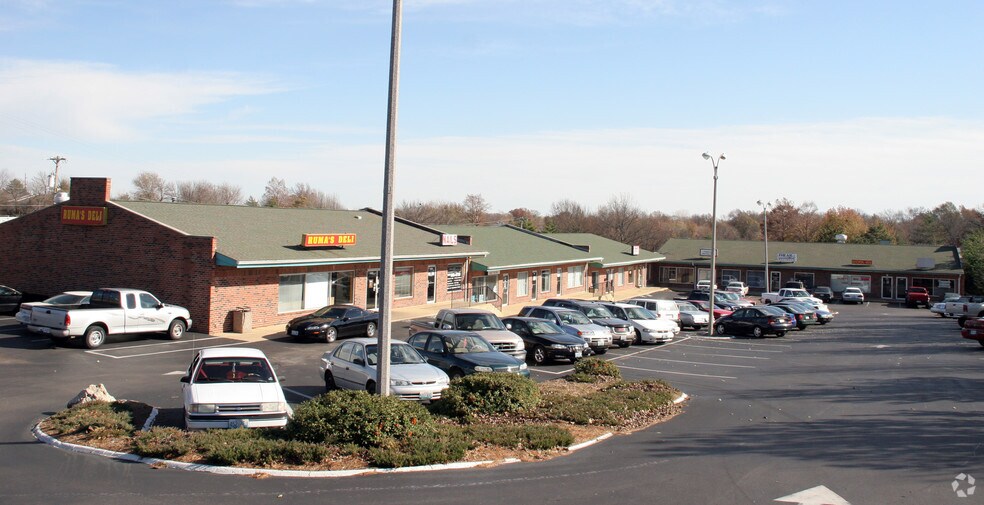 1365-1395 Covington Manor Ln, Lemay, MO for lease - Building Photo - Image 2 of 6