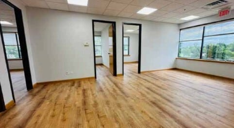 290-300 S County Farm Rd, Wheaton, IL for lease Interior Photo- Image 1 of 3