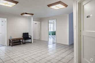 2804-2806 W Belmont Ave, Chicago, IL for lease Interior Photo- Image 2 of 8