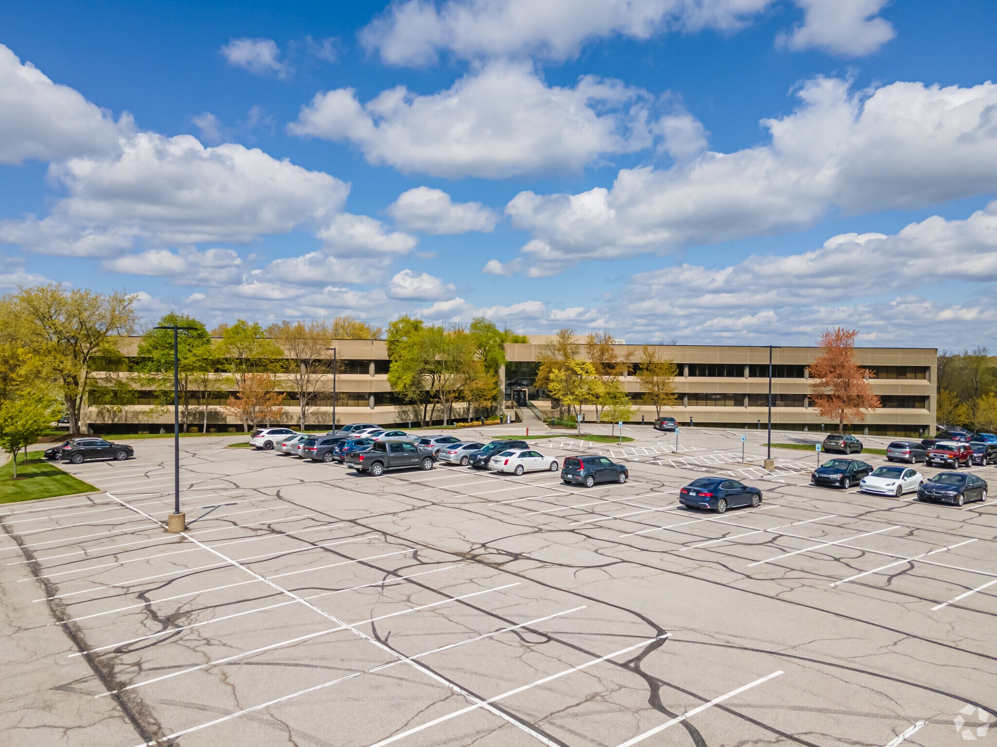 1001 E 101st Ter, Kansas City, MO for lease Building Photo- Image 1 of 8