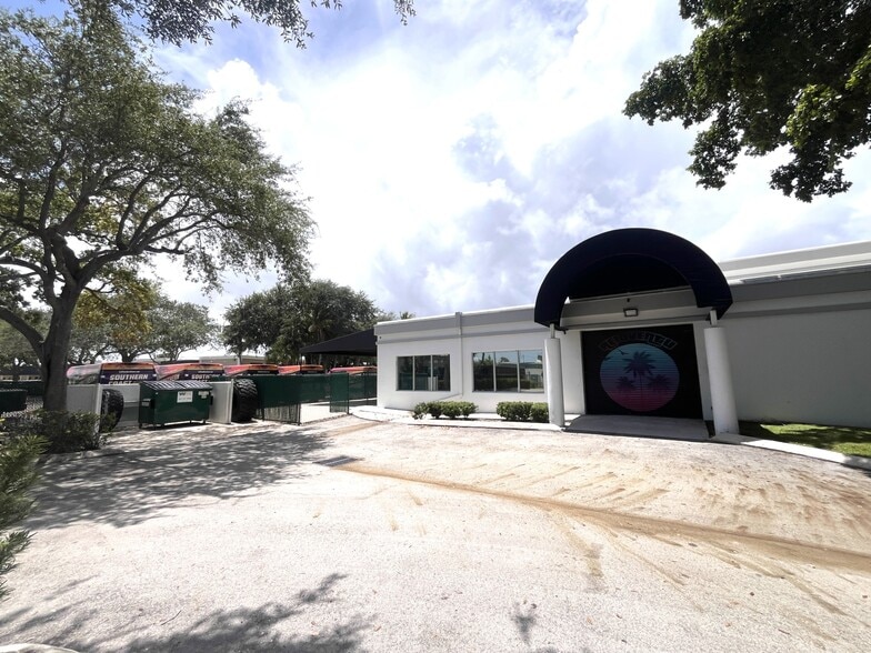 170 NW 20th St, Boca Raton, FL for lease - Building Photo - Image 3 of 5