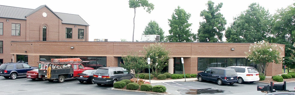 10610 Independence Pointe Pky, Matthews, NC for sale - Building Photo - Image 2 of 8