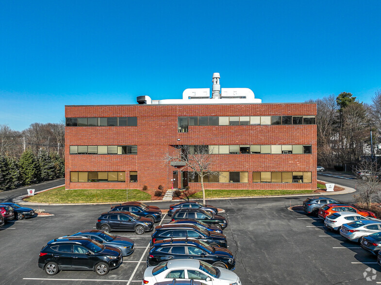 100 Beaver St, Waltham, MA for lease - Building Photo - Image 2 of 5