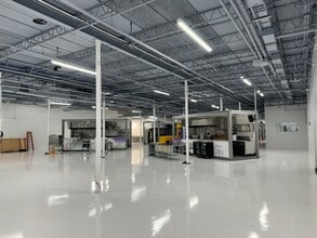 4051 NW 25th st, Miami, FL for lease Interior Photo- Image 1 of 5