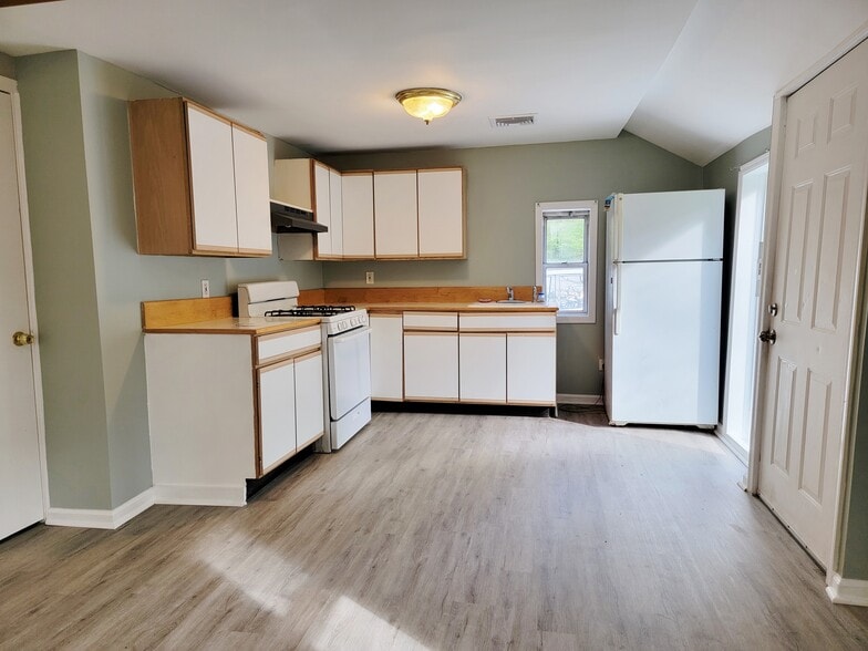 606 202, Towaco, NJ 07082 Towaco Center Transitional Area