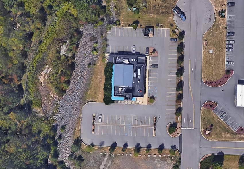 6 Radcliffe Dr, Moosic, PA for sale - Building Photo - Image 3 of 3