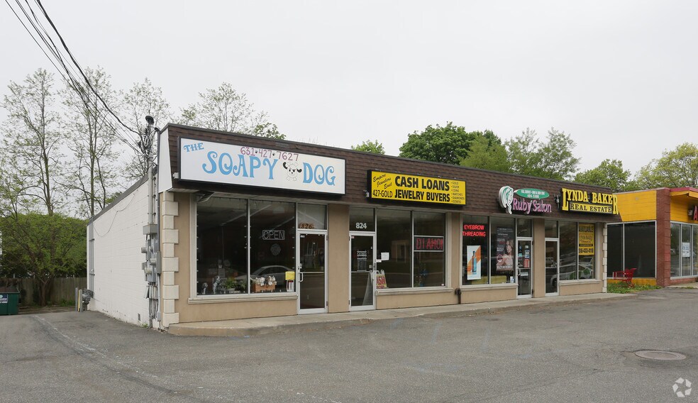 820-826 E Jericho Tpke, Dix Hills, NY for sale - Primary Photo - Image 1 of 1