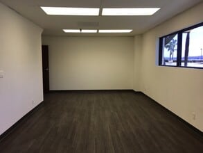 3000 Paseo Mercado, Oxnard, CA for lease Interior Photo- Image 2 of 13
