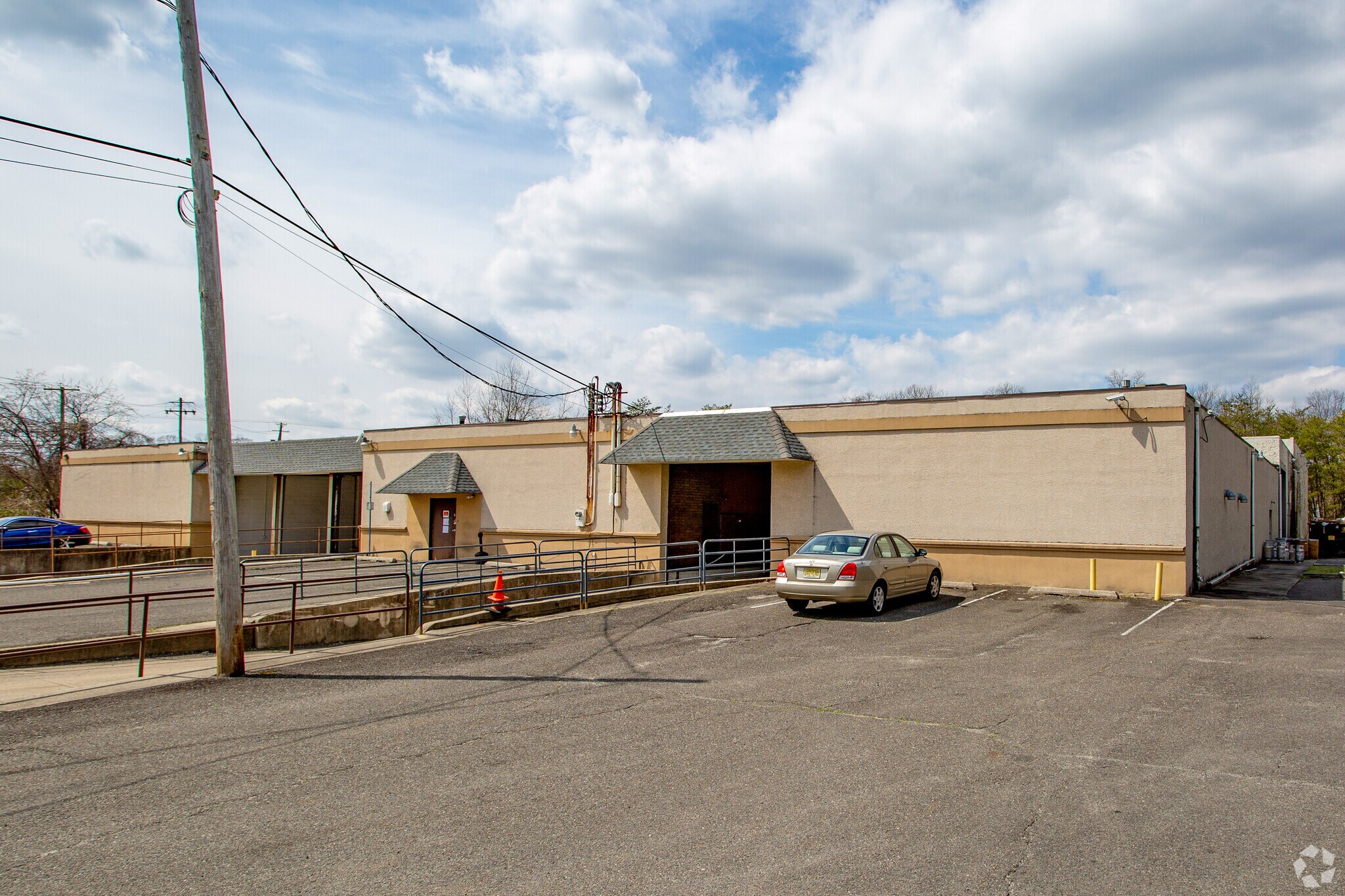 107 Edgewood Ave, West Berlin, NJ for sale Primary Photo- Image 1 of 1