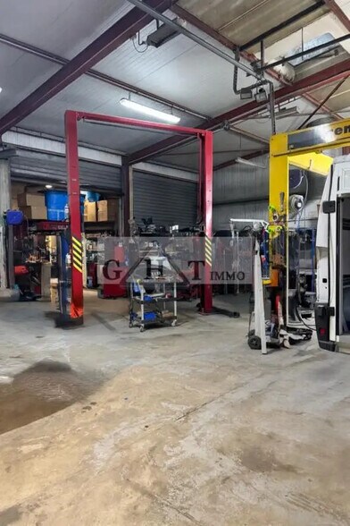 Industrial in Vitry-sur-Seine for sale - Interior Photo - Image 1 of 6