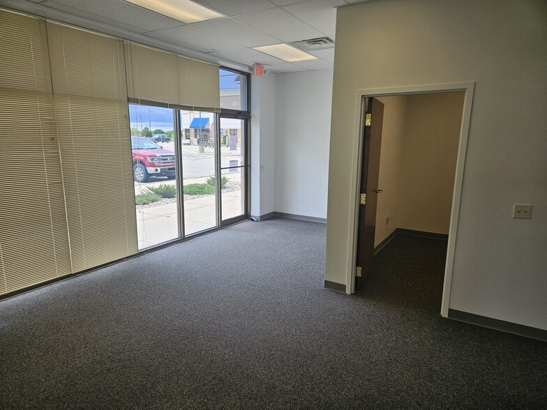 120-180 S Western Ave, Juneau, WI for lease - Interior Photo - Image 3 of 9