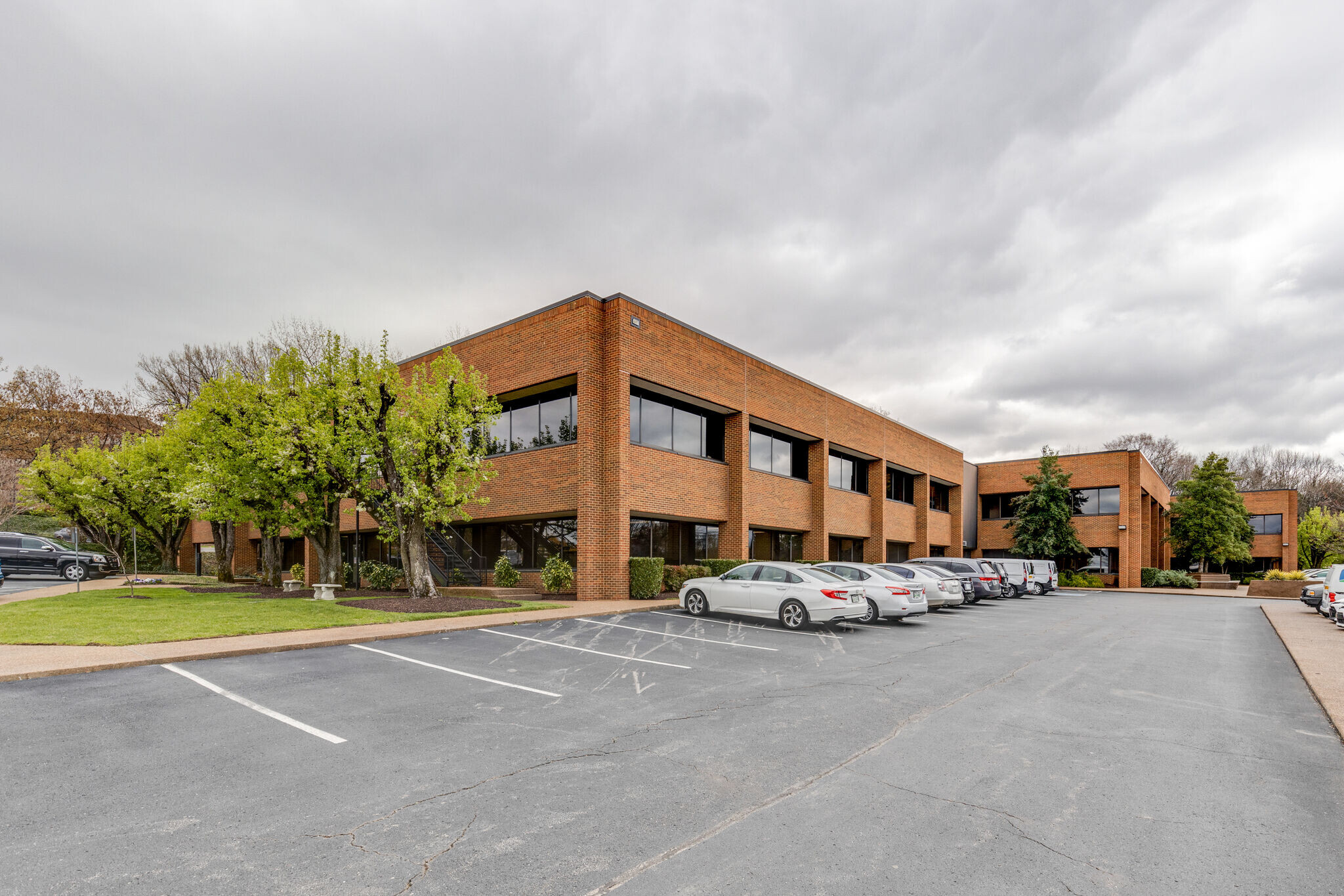 301 S Perimeter Park Dr, Nashville, TN for lease Building Photo- Image 1 of 13