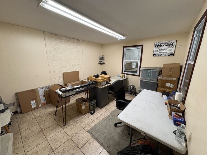 284 Junius St, Brooklyn, NY for lease - Building Photo - Image 3 of 5