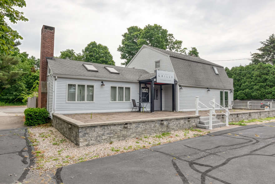 100 Shore Rd, Old Lyme, CT for sale - Building Photo - Image 1 of 1