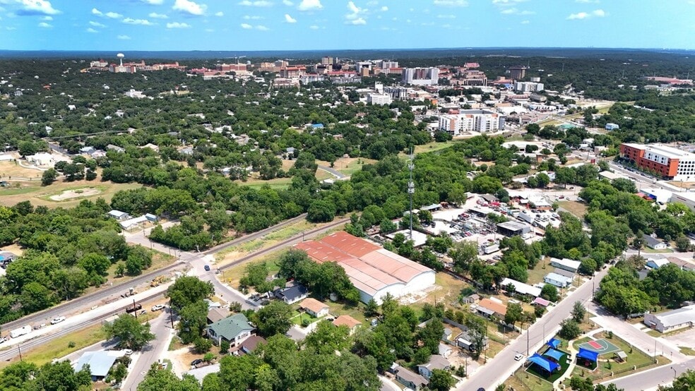 312 Camacho St, San Marcos, TX for sale - Building Photo - Image 2 of 13