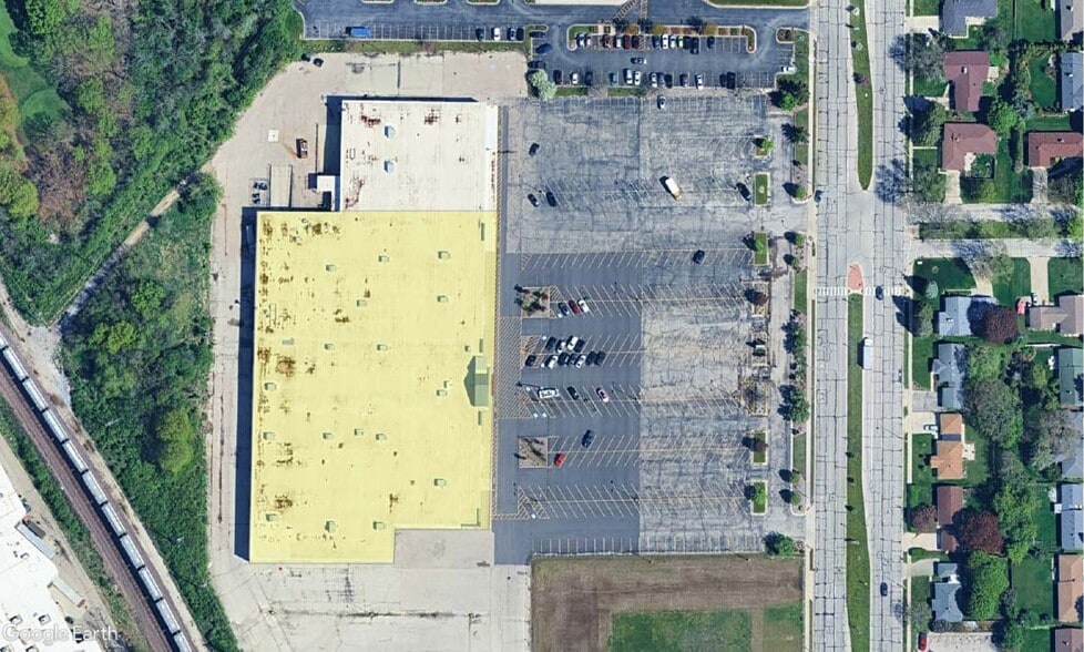 3201-3205 N Mayfair Rd, Wauwatosa, WI for lease - Building Photo - Image 2 of 2