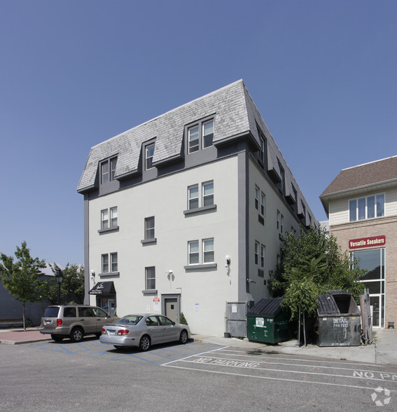 202 Main St, Port Jefferson, NY for sale - Building Photo - Image 2 of 3