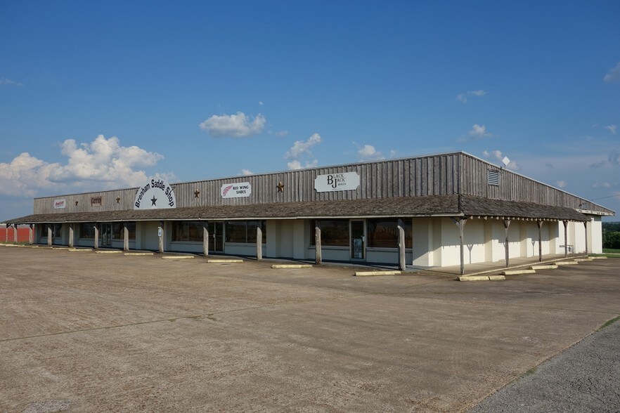 1800 Highway 290 E, Brenham, TX for sale - Primary Photo - Image 1 of 1