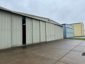 28717 Grumman Dr, Eugene, OR for lease Building Photo- Image 2 of 3