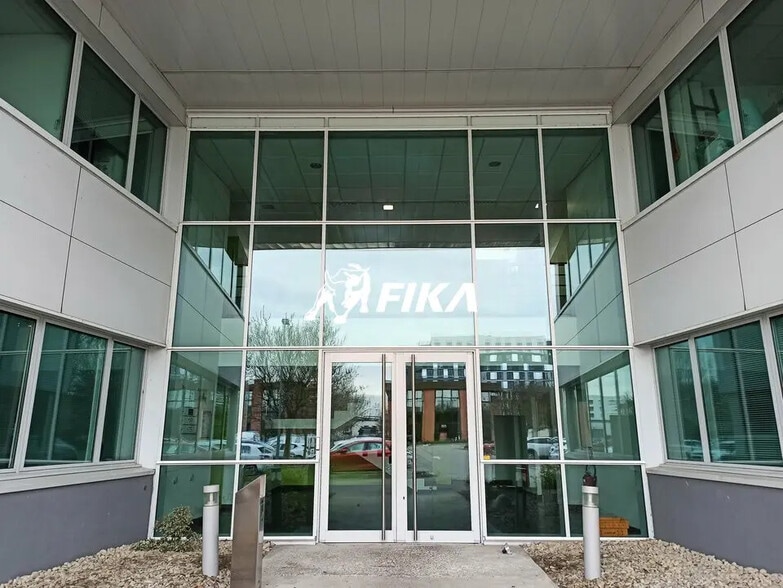 Office in Labège for lease - Lobby - Image 1 of 12