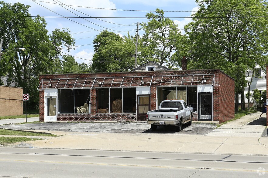 5131 Warrensville Center Rd, Maple Heights, OH 44137