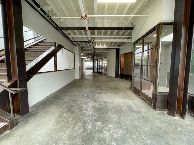 8463-8465 Melrose Ave, West Hollywood, CA for lease - Building Photo - Image 2 of 16