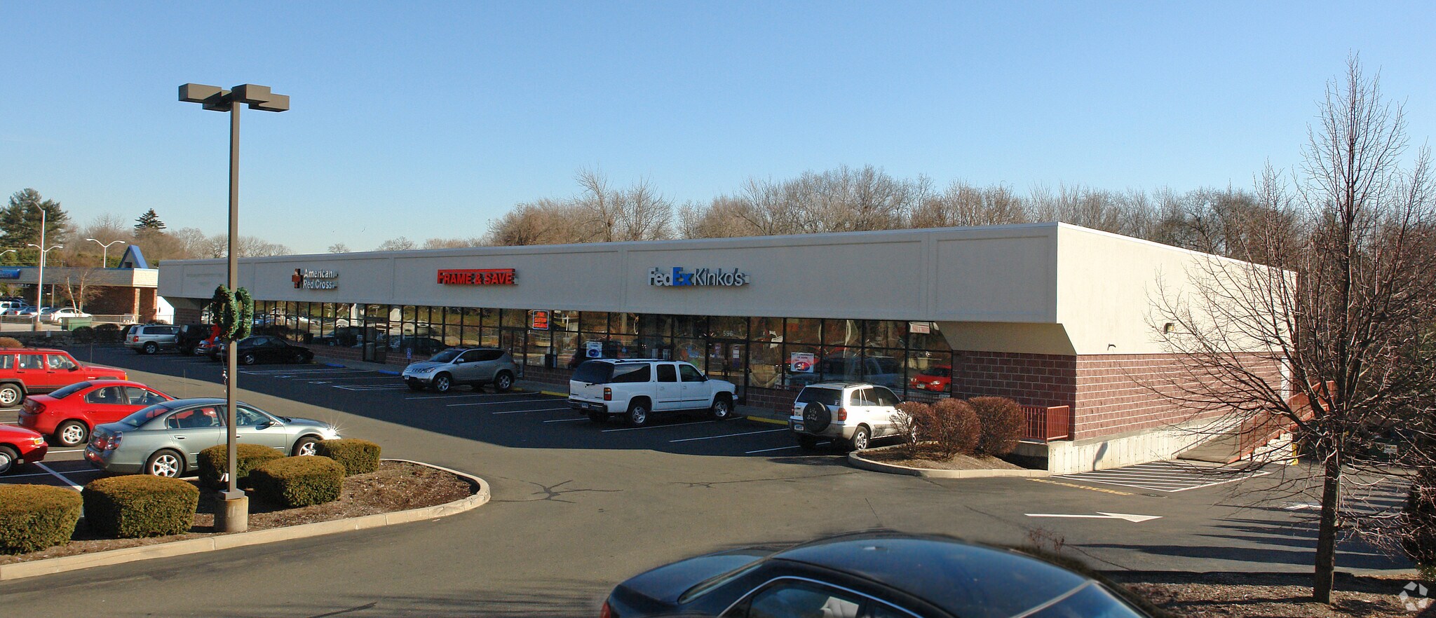 596 Westport Ave, Norwalk, CT 06851 Golden Crest Plaza