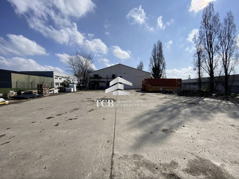 Flex in Saint-Herblain for lease - Building Photo - Image 1 of 9