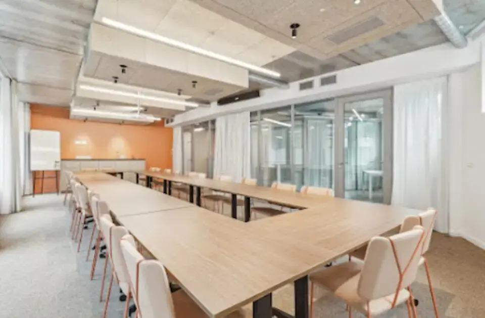 Coworking Space in Toulouse for lease Interior Photo- Image 1 of 3