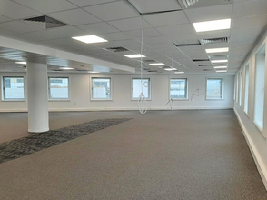 Office in Courbevoie for lease Interior Photo- Image 2 of 4