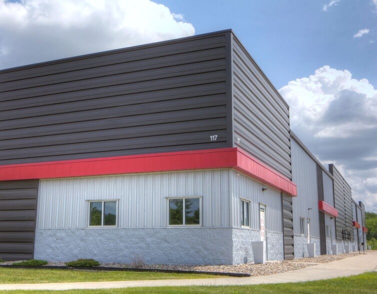 117 SE Lorenz Dr, Ankeny, IA for lease - Building Photo - Image 3 of 9