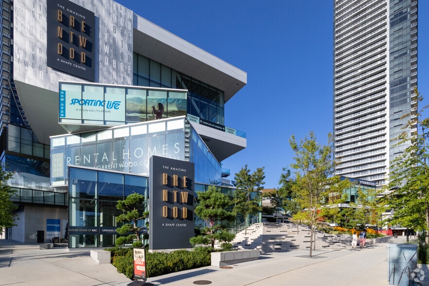 4567 Lougheed Hwy, Burnaby, BC for lease - Building Photo - Image 3 of 24