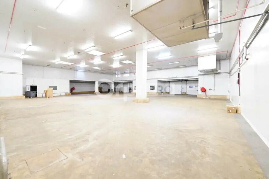 Office in Mions for lease - Building Photo - Image 2 of 35