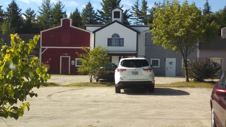 492 W Main St, Hillsborough, NH for sale - Primary Photo - Image 1 of 1