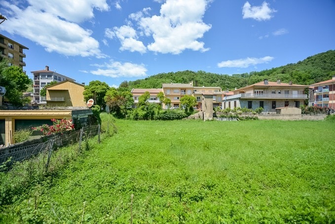 Avinguda Rei Jaume II, 17B, Olot, Gerona for sale - Primary Photo - Image 1 of 14