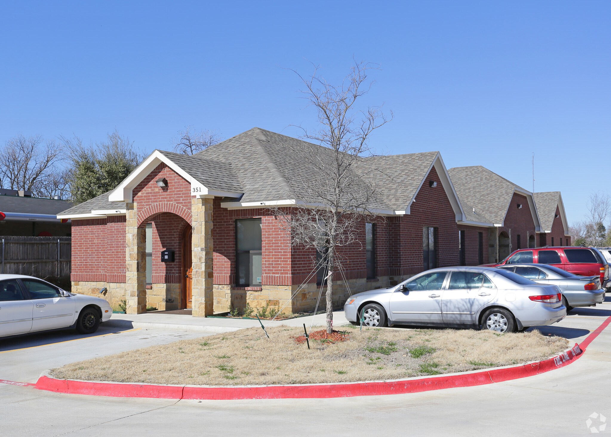 351 W Randol Mill Rd, Arlington, TX for sale Primary Photo- Image 1 of 1