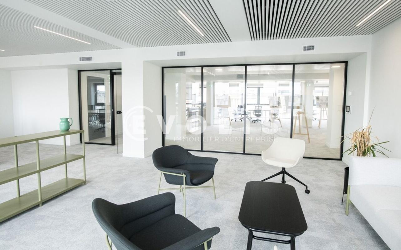 Office in Paris for lease Building Photo- Image 1 of 22