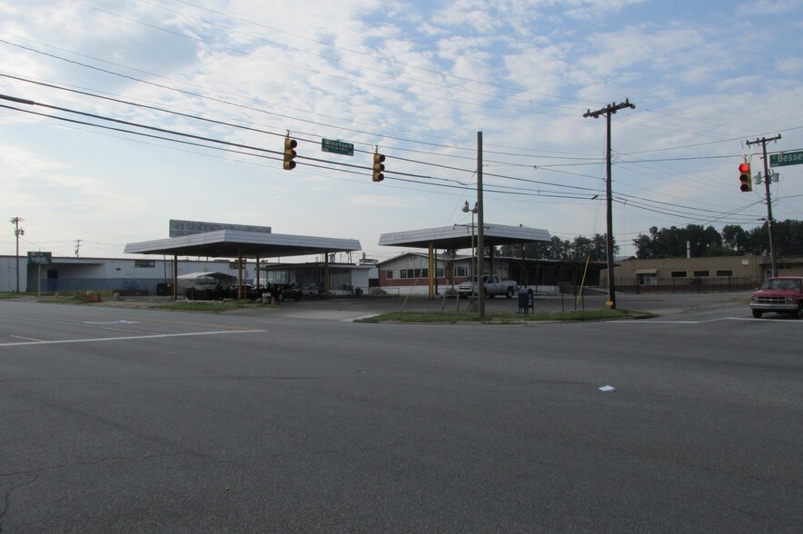 1800 E Bessemer Ave, Greensboro, NC 27405