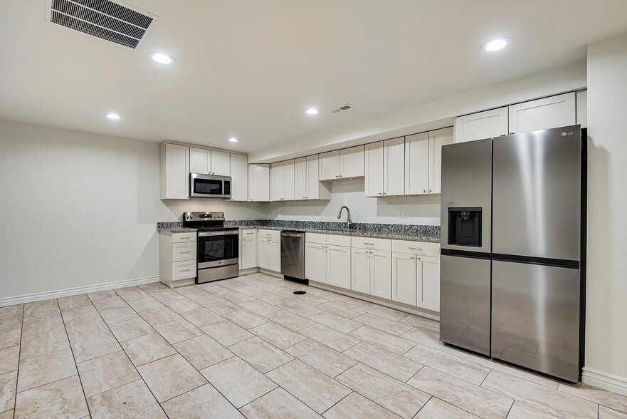 1600 Yates St, Denver, CO for sale - Building Photo - Image 3 of 10