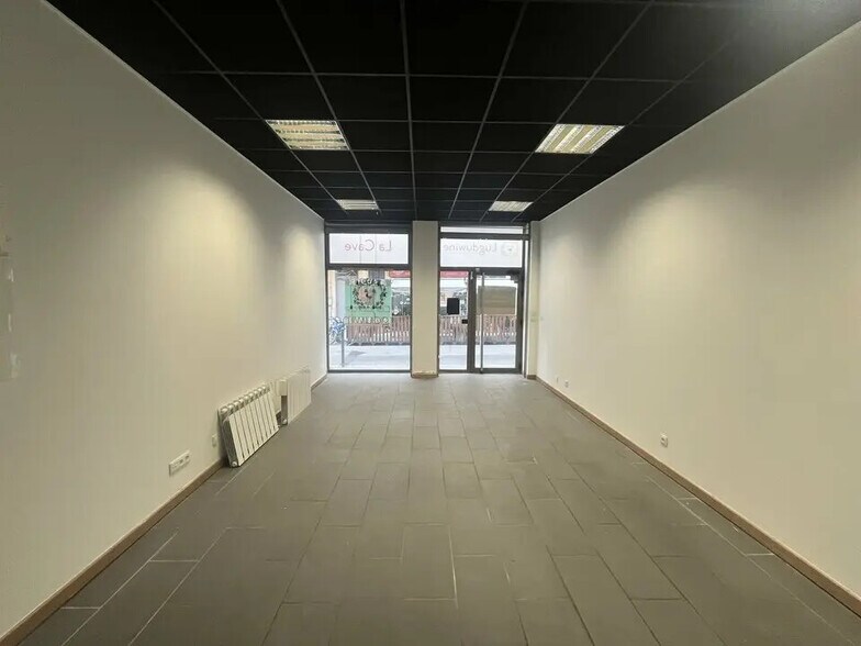 Retail in Lyon for lease - Interior Photo - Image 2 of 6