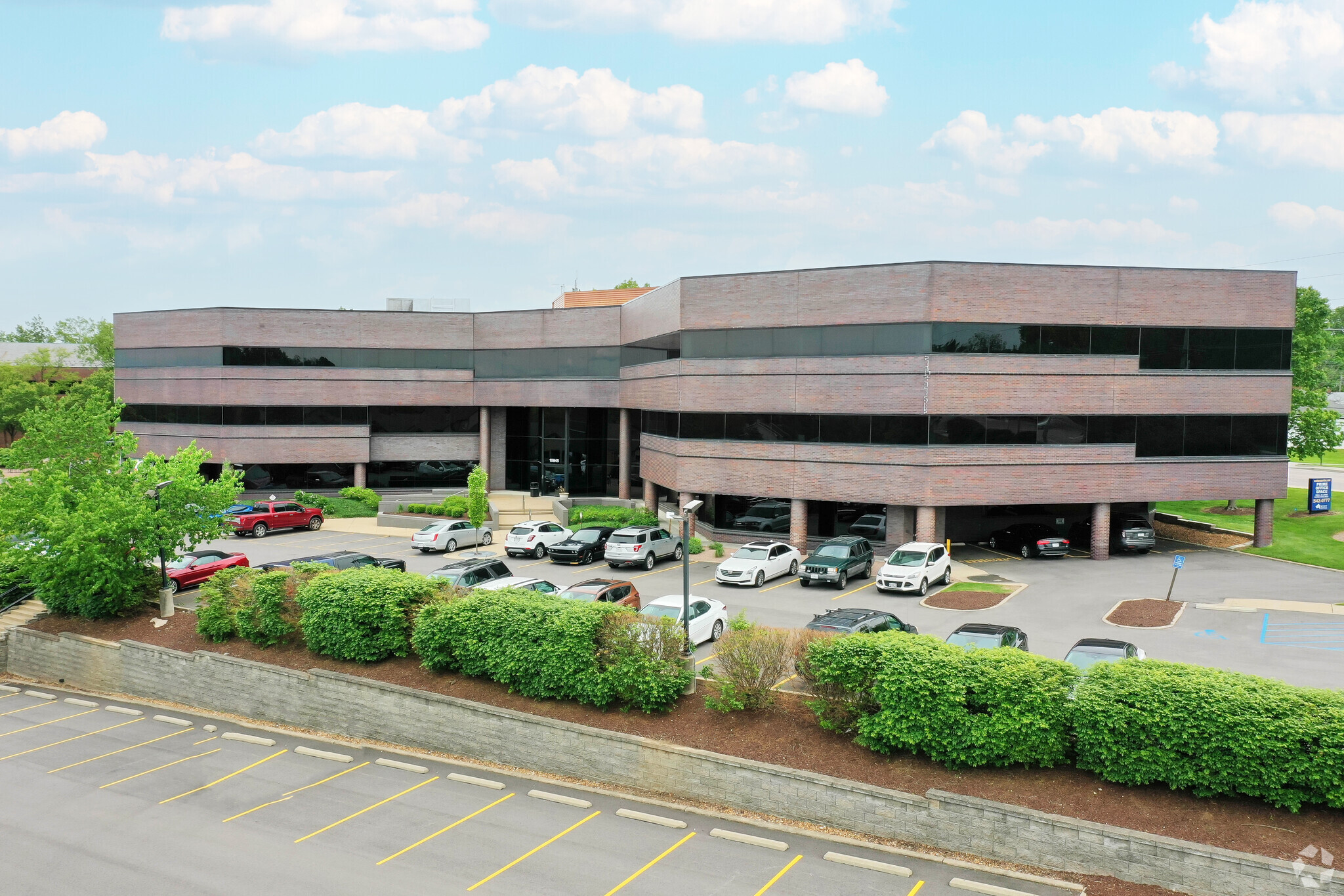 10845 Olive Blvd, Creve Coeur, MO for lease Building Photo- Image 1 of 9