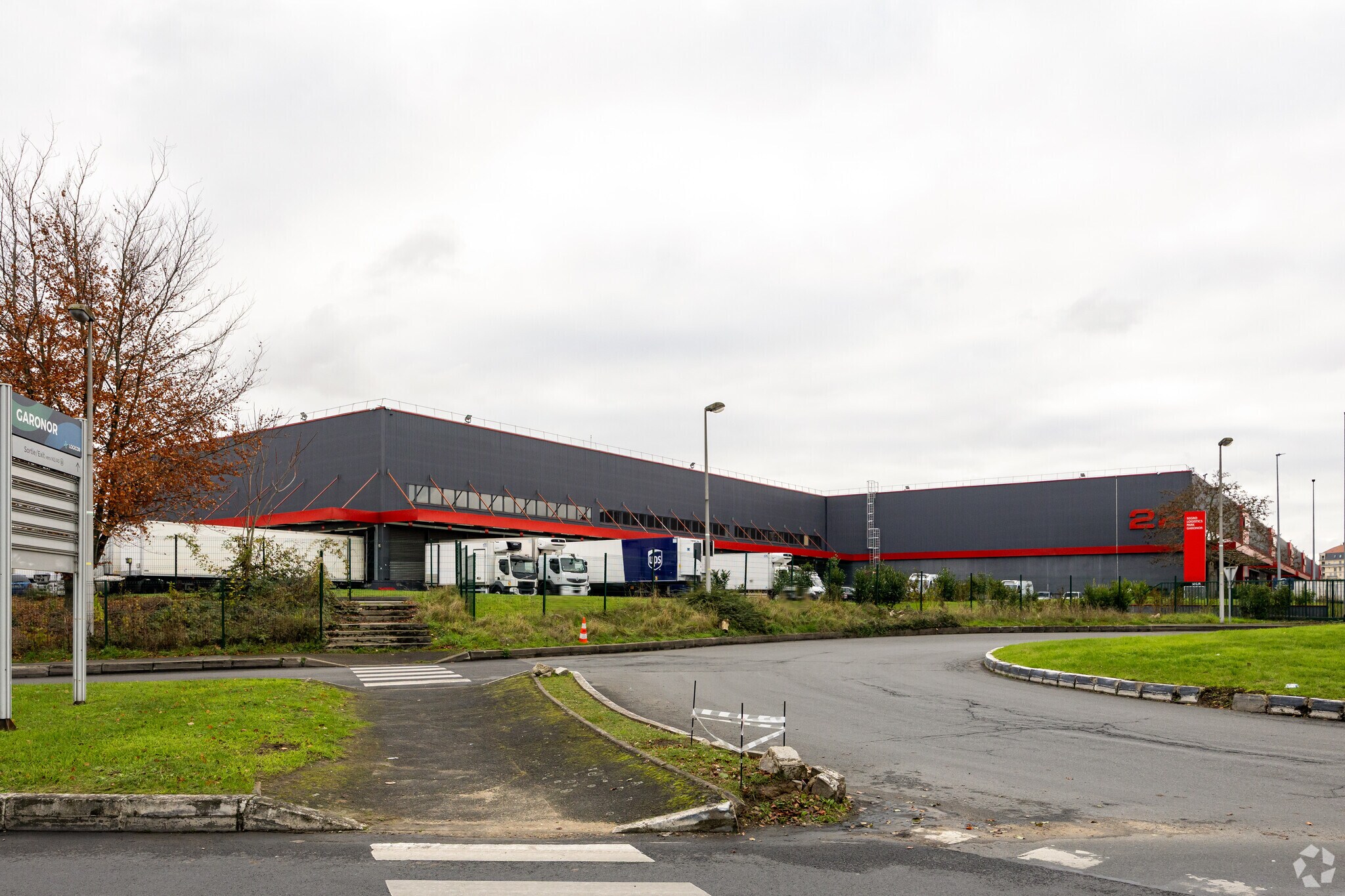 Office in Le Blanc-Mesnil for lease Primary Photo- Image 1 of 7